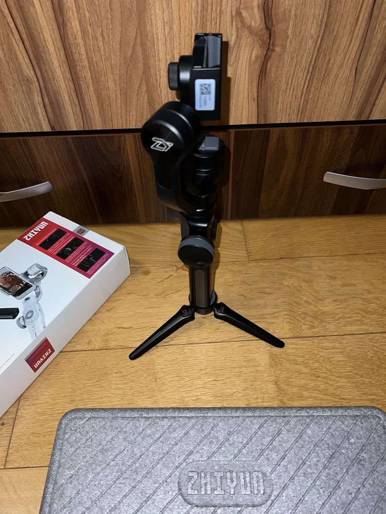 Stabilizator telefonu Gimbal Zhiyun Smooth 4 czarny Nowy