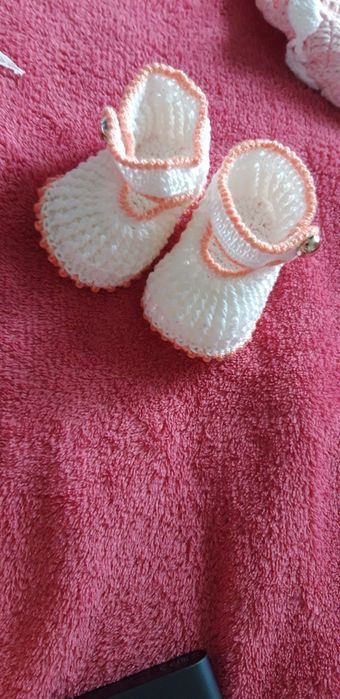 Вязаные пинетки для девочек