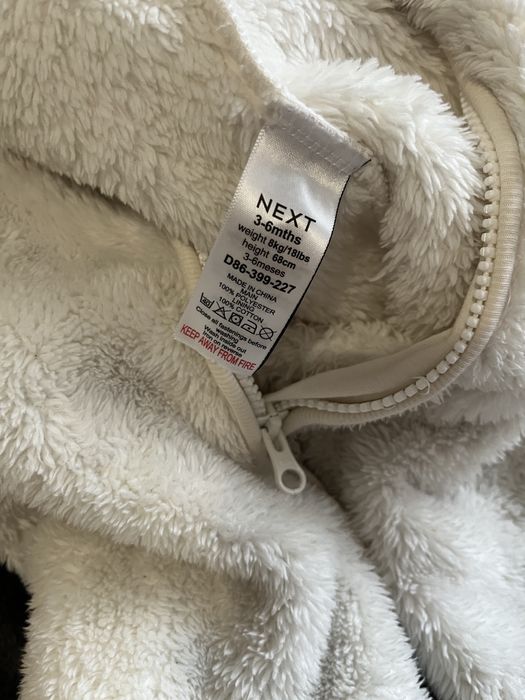 Продаю комбинезоны-мишки и зимнюю шапку 3-6 мес