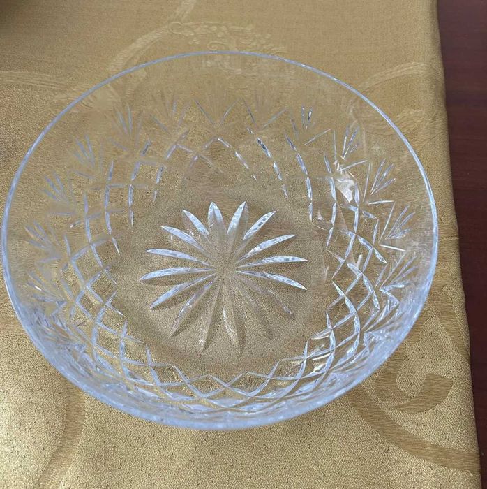 Antiga taça de cristal lapidado à mão, de Irmãos Stephens ( A ESTREAR)