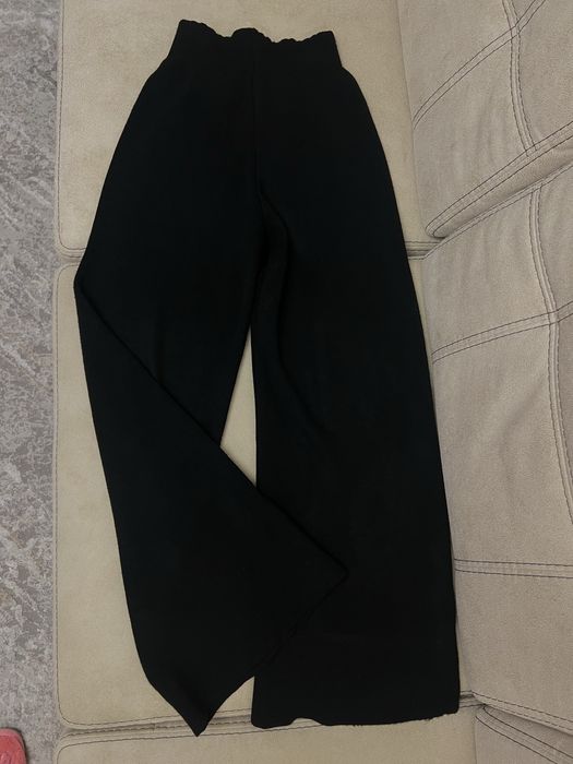 Чорні широкі утеплені штани від zara