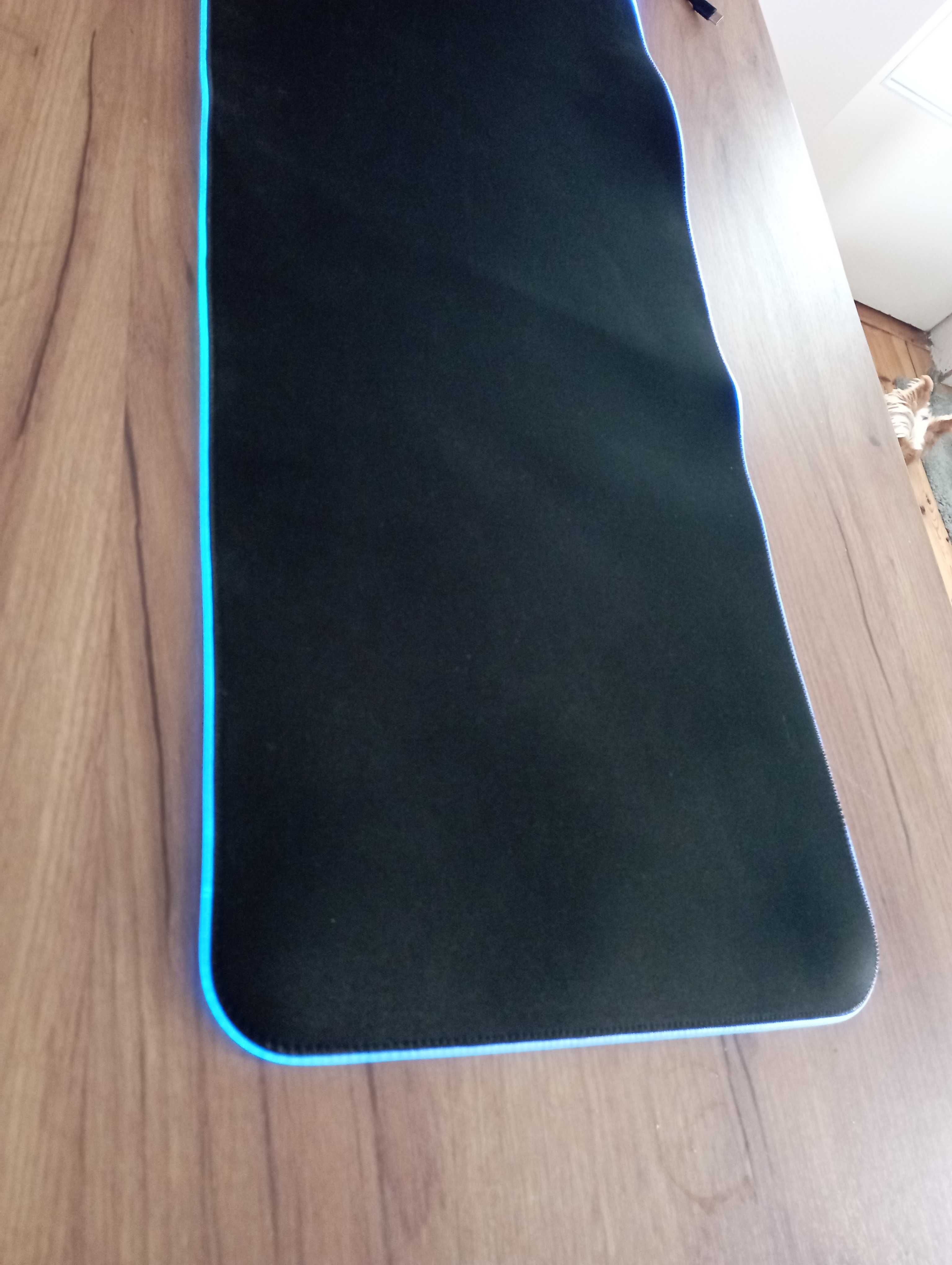 Podkładka pod myszkę gamingowa LED