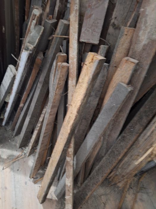 Deski drewno, suche, oddam za darmo