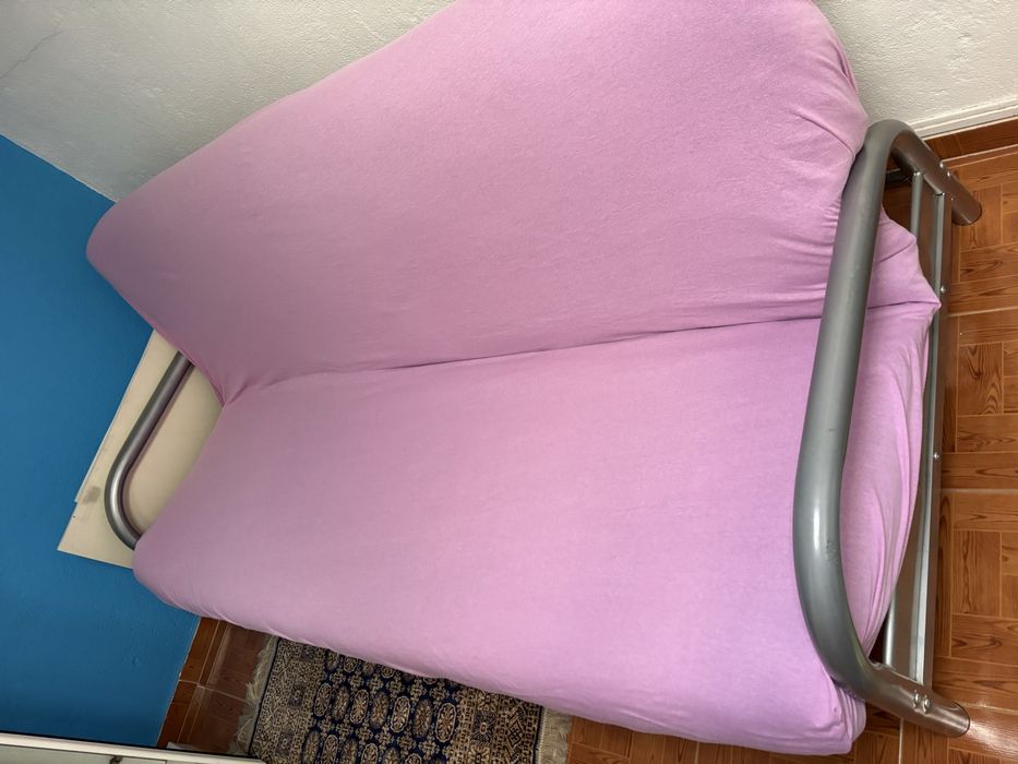 Vendo sofa cama em muito estado de conservação