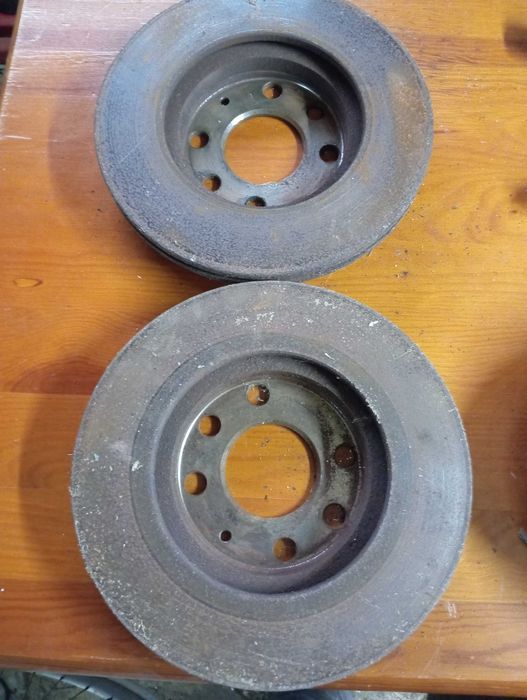Sprzedam tarcze i klocki hamulcowe