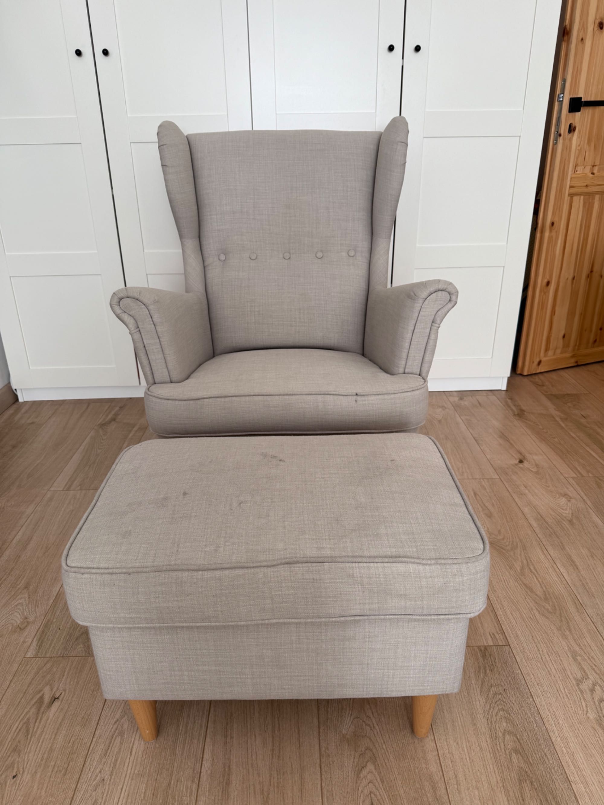 Fotel uszak Ikea plus podnóżek