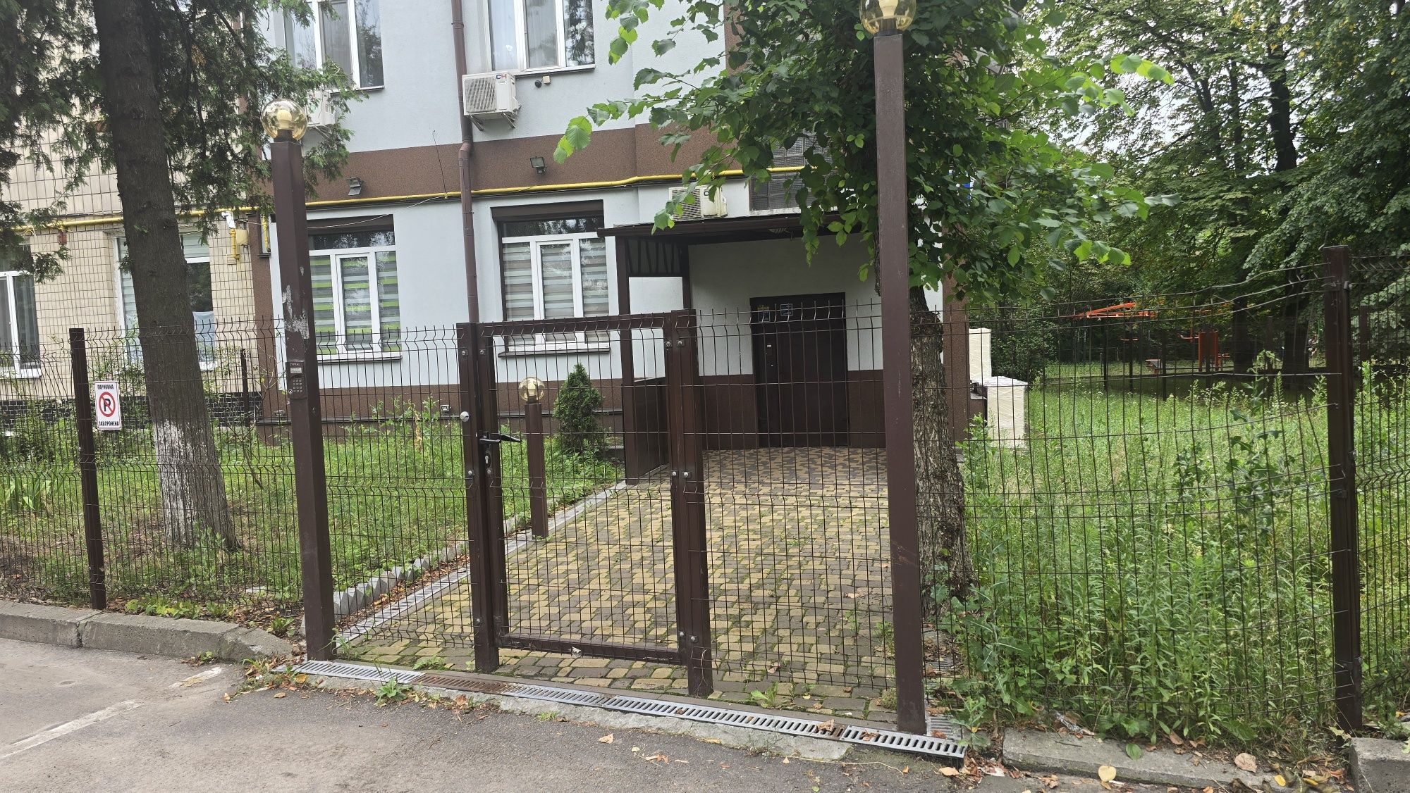Без комісії! 2кім, с.м. Берестейська