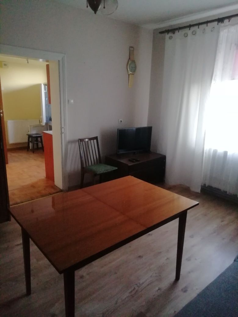 Mieszkanie 51,29m2,  2 garaże, 2 ogródki, duża piwnica i poddasze.