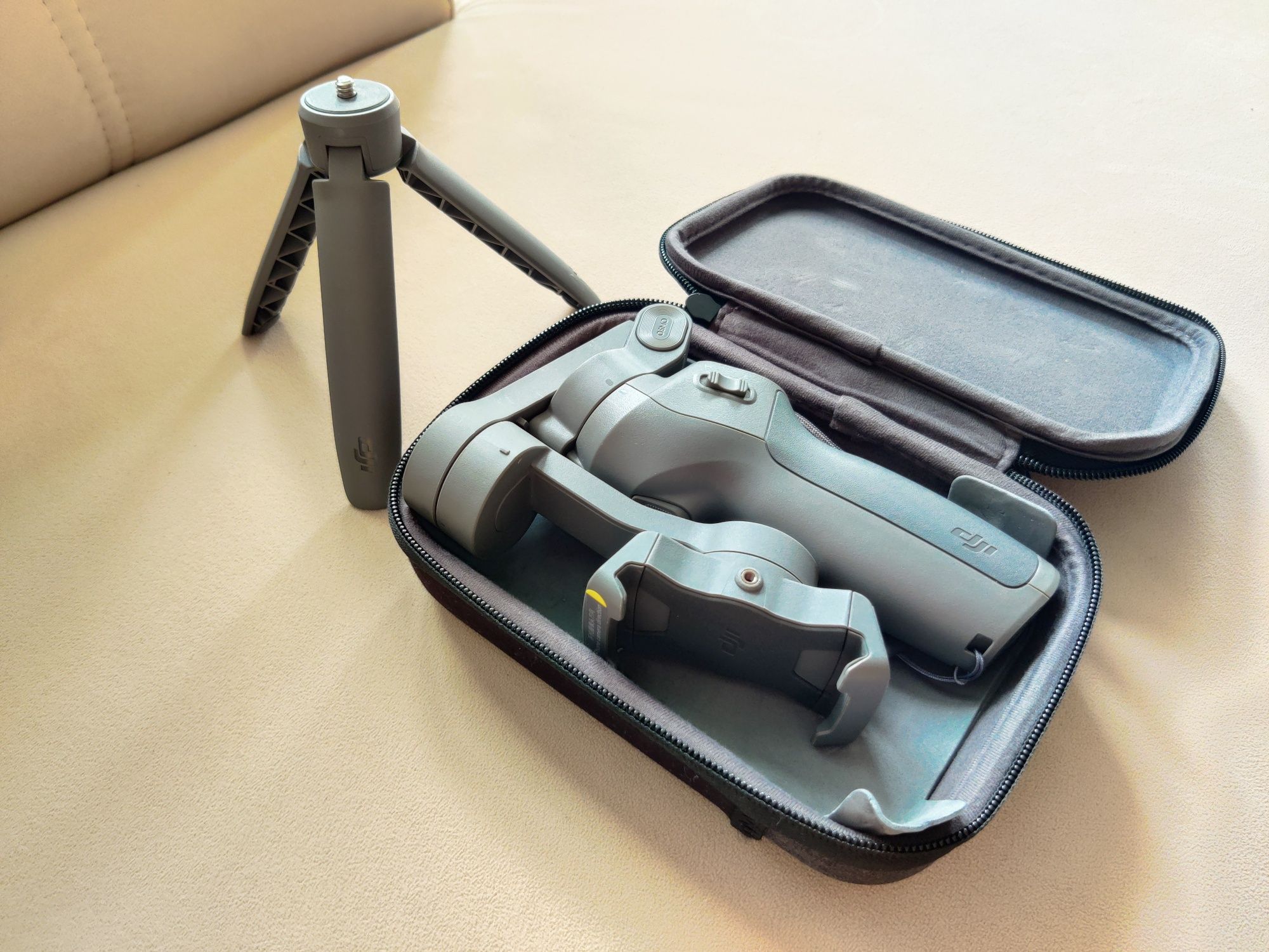 Gimbal DJI Osmo Mobile 3 + statyw gratis