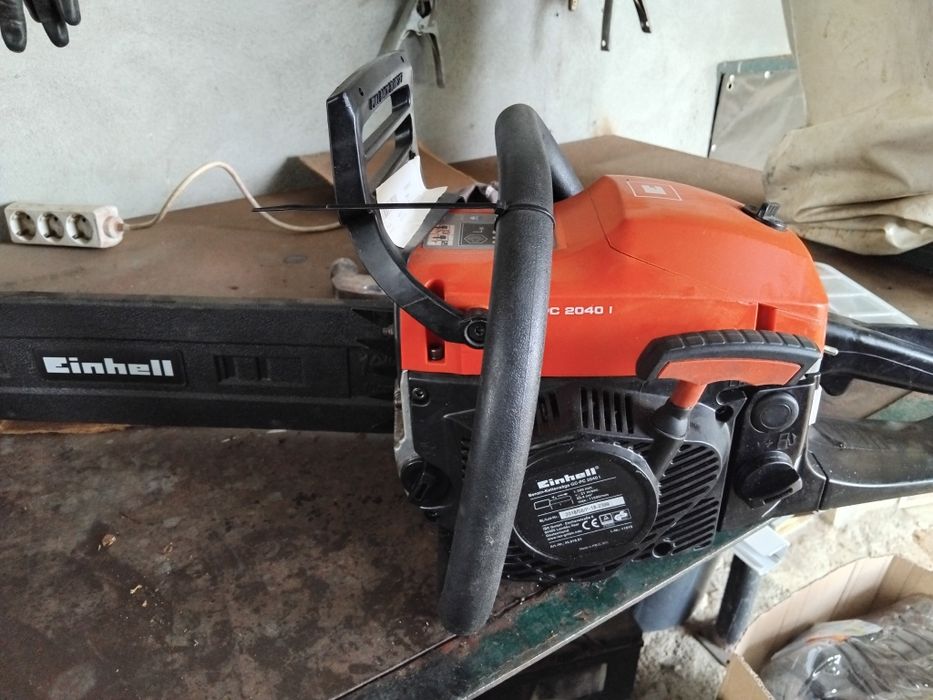 Motoserra quase nova