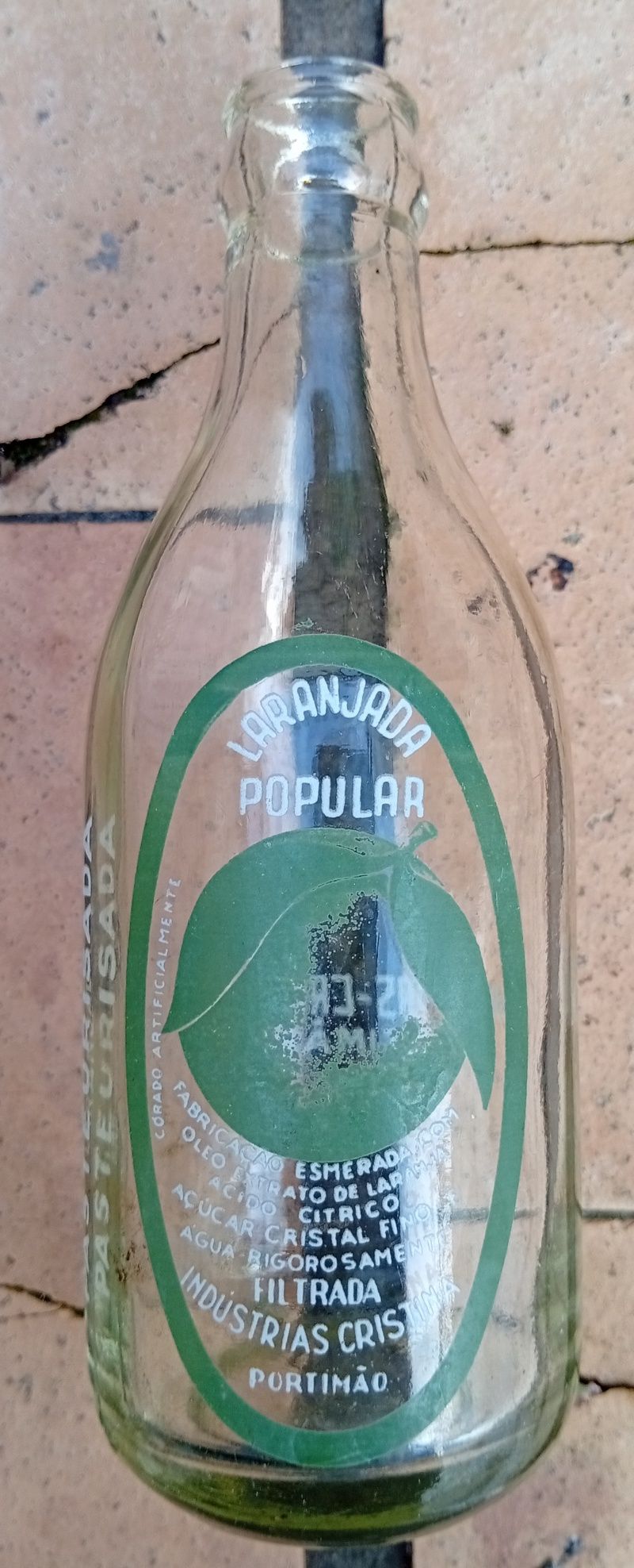 Conjunto de garrafas antigas pirogravadas