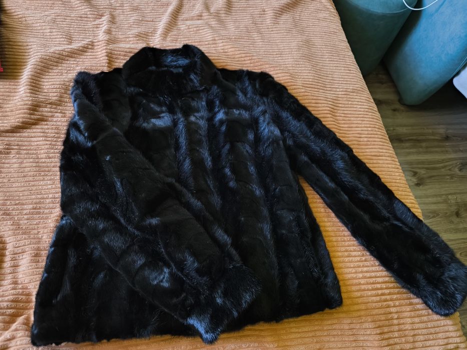 Шубка коротка з кусочків норки