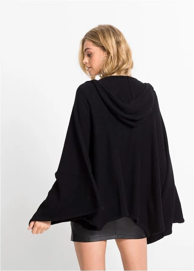 B.P.C sweter czarny bez zapięcia oversize z kapturem krótki 44/46.