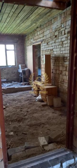 Продаж недобудованого будинку в Устимівці.