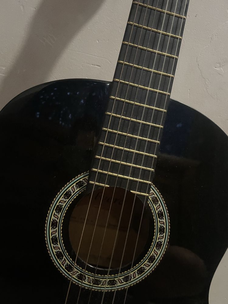 Gitara bardzo dobra
