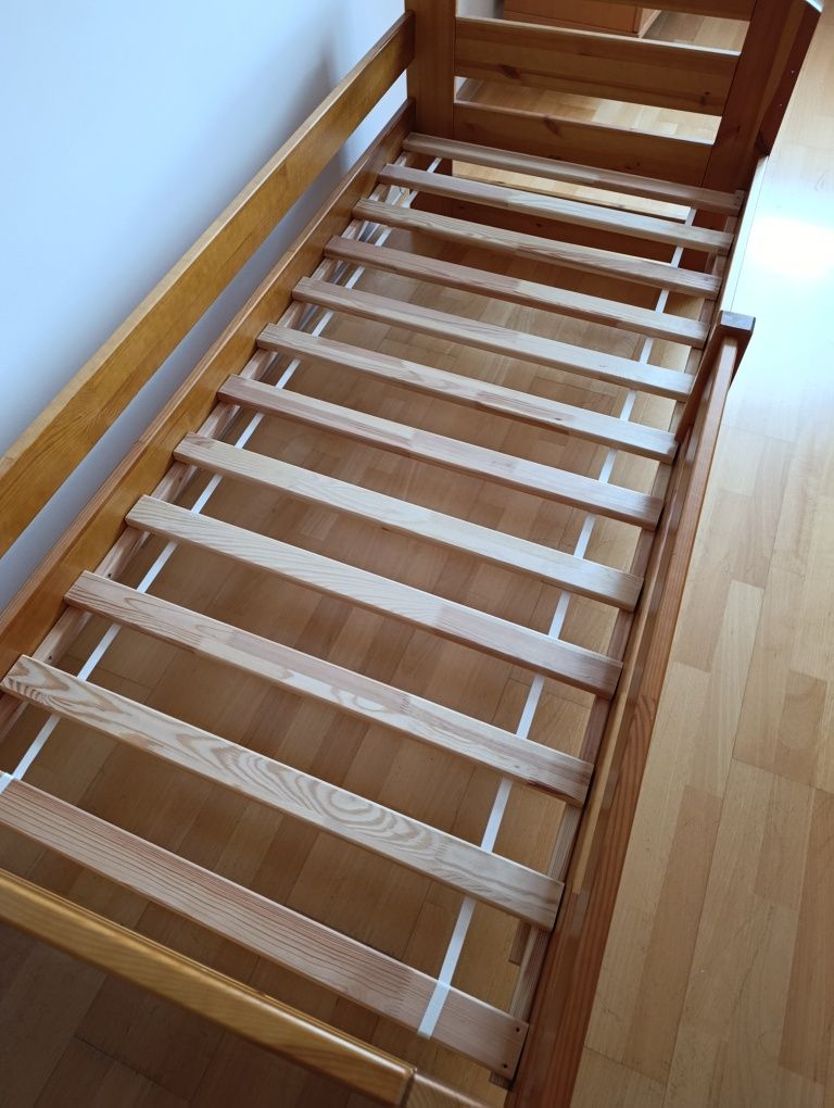 Łóżeczko dziecięce drewniane