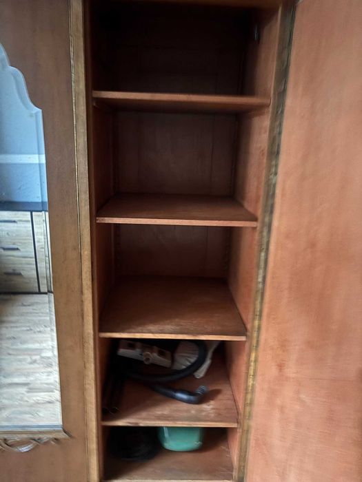 Stara szafa trzydrzwiowa ANTYK z lustrem piękna