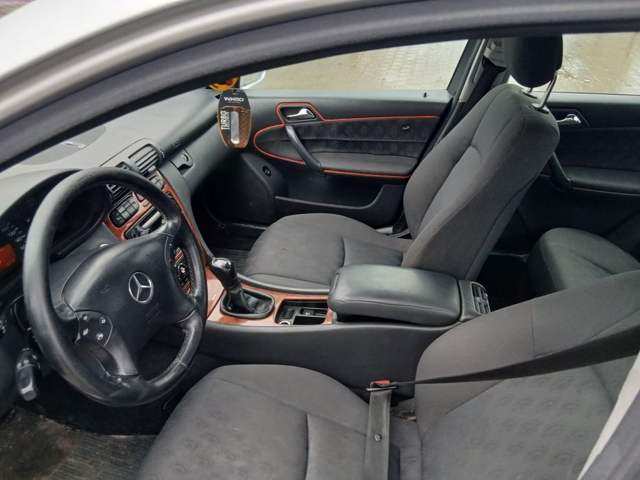 Продам Мерседес W203 C180 Kompresor в Харошому стані.