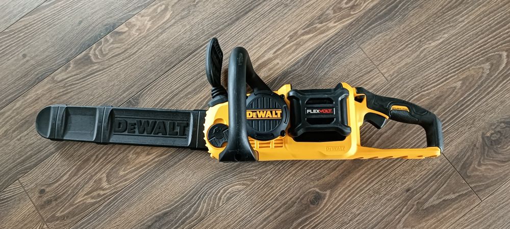 Акумуляторна цепна пила 60v DeWalt dccs670t1