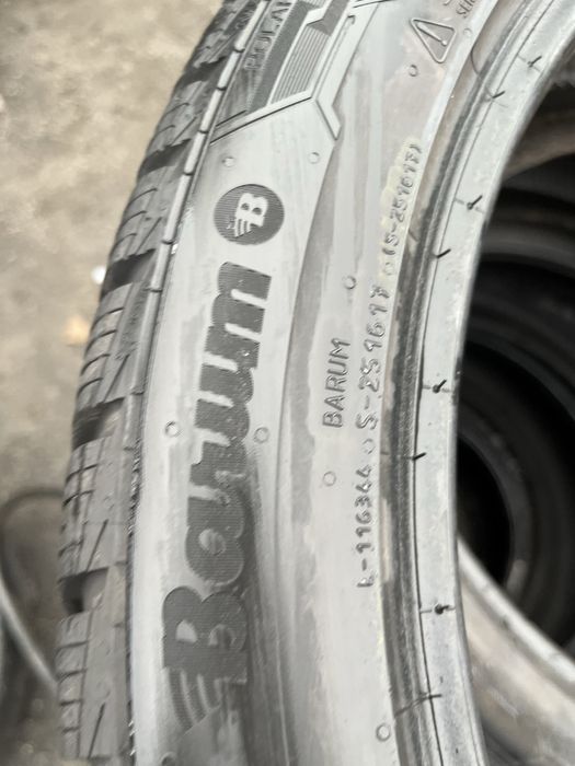 225/45/R19 (зима) Barum Polaris 5