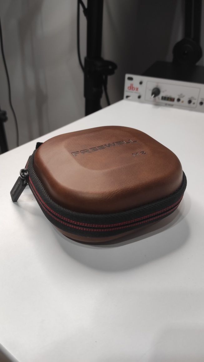 Кейс Freewell M2
