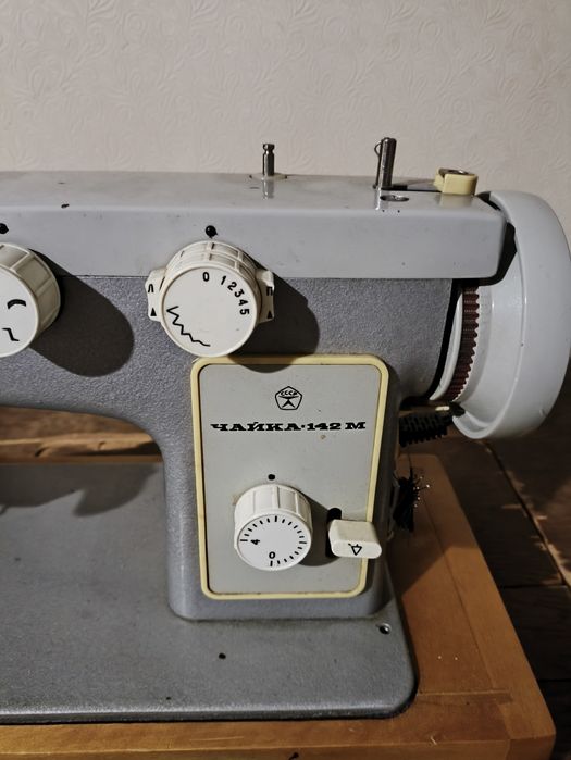 Швейная машина Чайка 142м