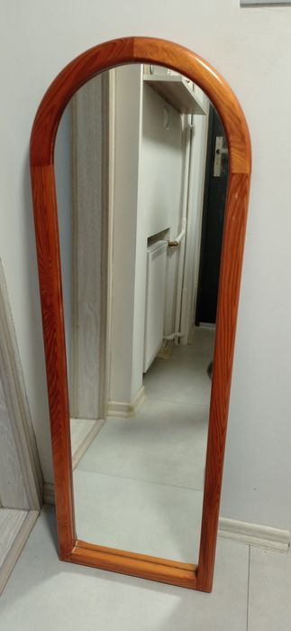 Lustra do powieszenia w drewnianej ramie