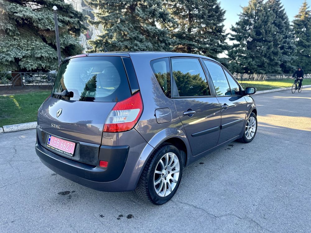 Renault Scenic (не фарбована)