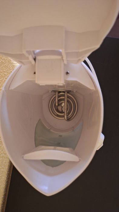 Jarra Elétrica Kunft. Aquecedor de água