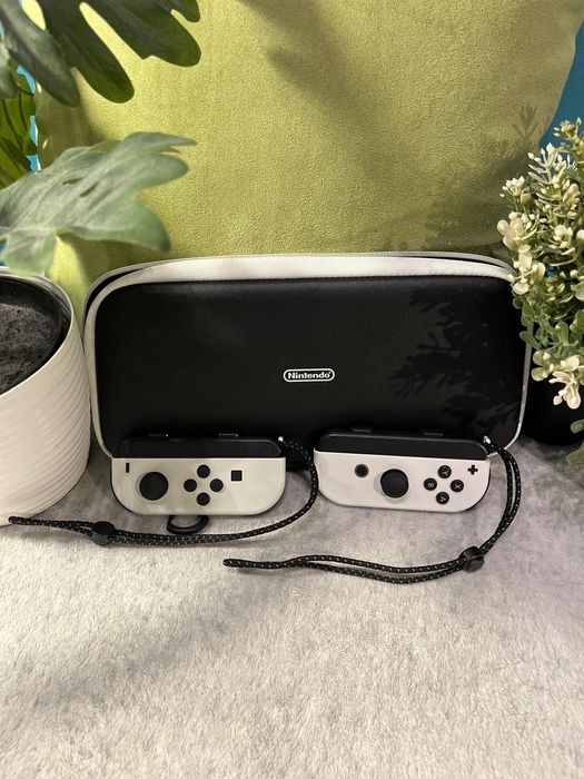 Sprzedam Nintendo OLED