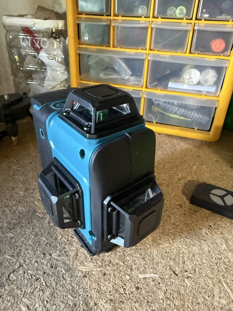 Vendo laser profissional makita com 16 linhas