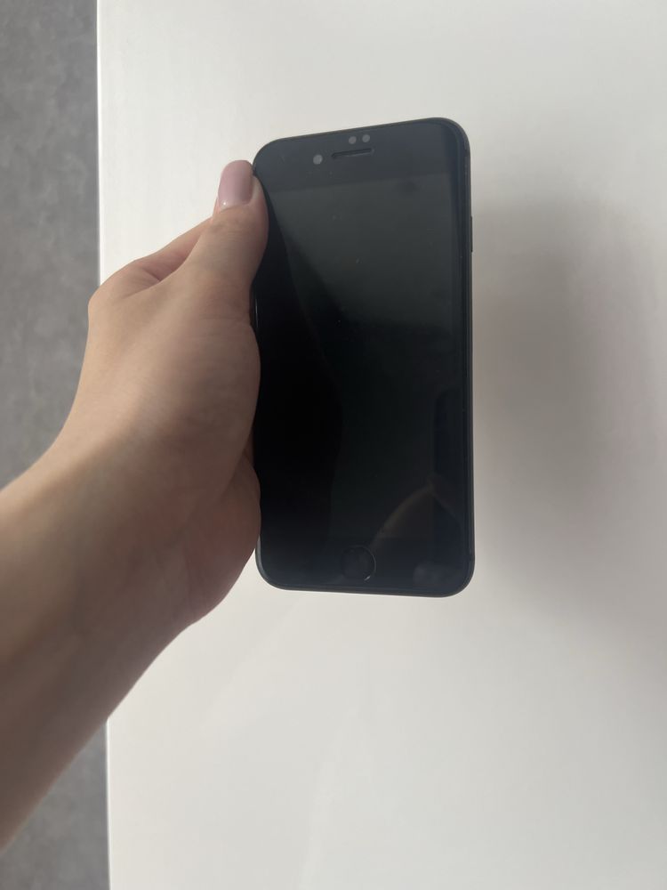 IPhone 8 на 64gb