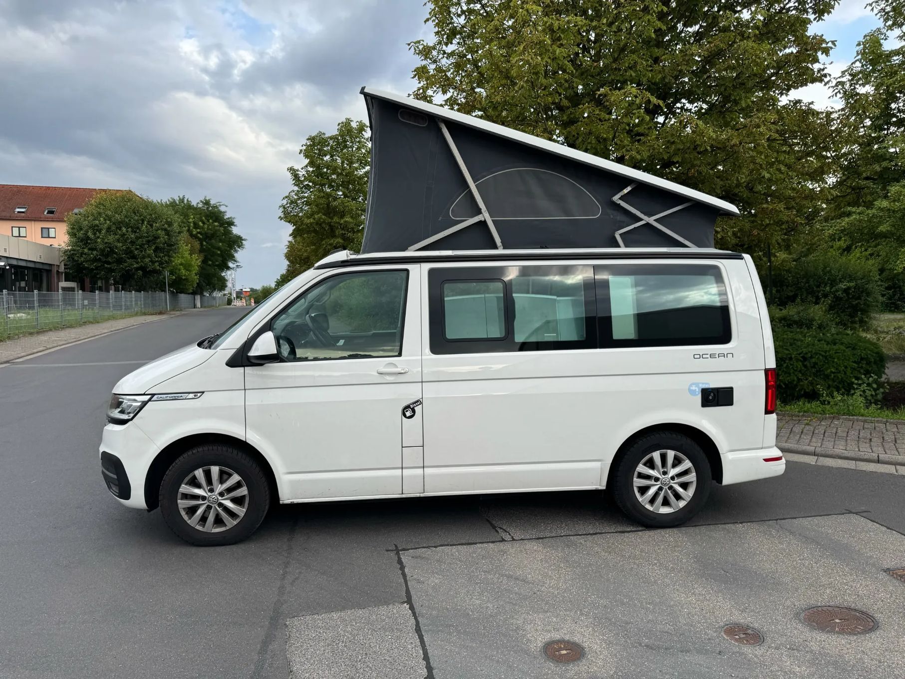 VW California Coast Volkswagen California Camper | 2 Camas – Dorme 4 Pessoas | Kitchenette + Cama no Teto
