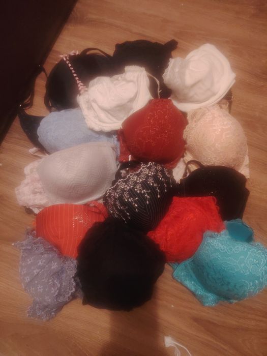 Bielizna damska biustonosze róż c i d szt razem 32