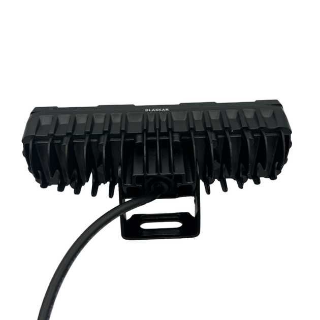 Дополнительные противотуманки на авто с 6 линзами бело жёлтго цвета