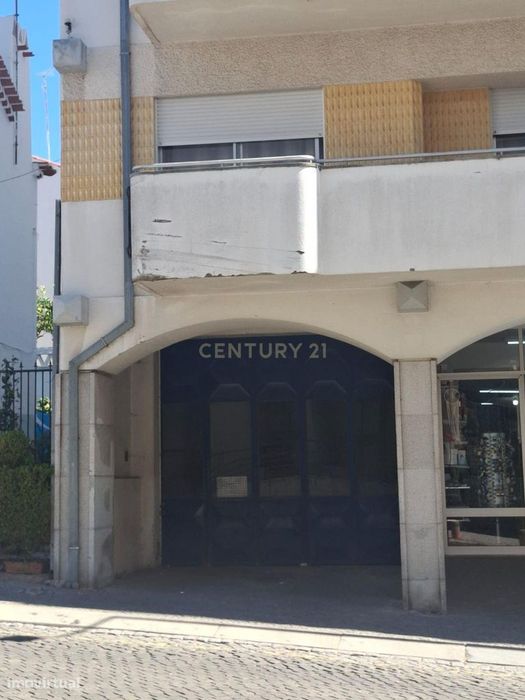 Vende-se Cave com 515m² e rampa de acesso – ideal para oficina ou arma