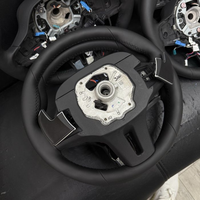 М Кермо нове на BMW G серію голе