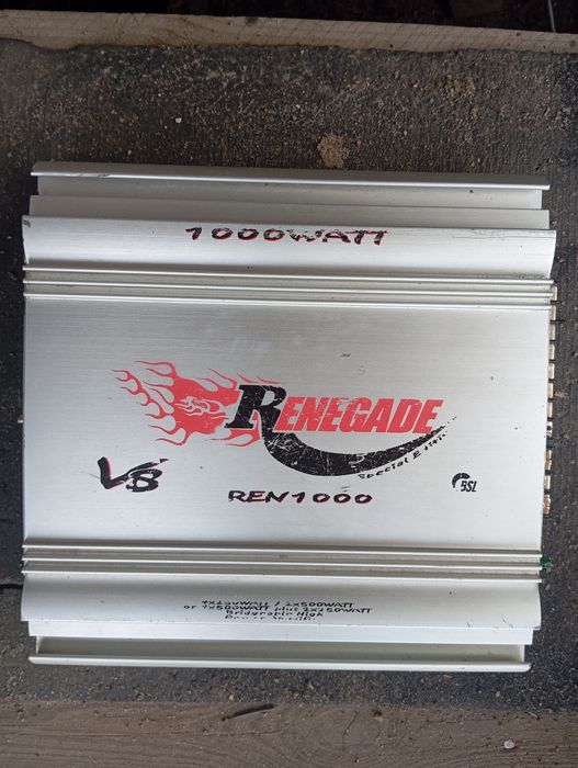 Продам автомобильный усилок 4.к.