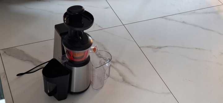 Wyciskarka wolnoobrotowa-SOKOWIRÓWKA pionowa H.Koenig GSX12 400 W