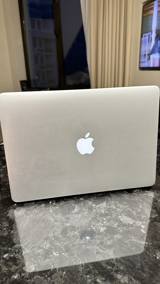 Ноутбук  Apple MacBook Air 13 (Early 2015)