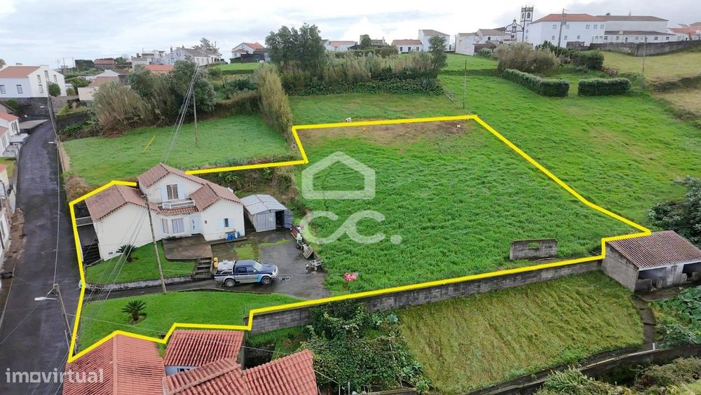 Moradia com 3 Quartos - Algarvia - Nordeste