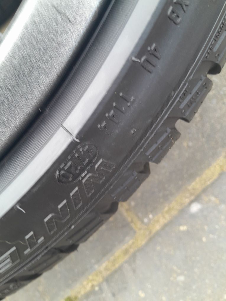 Jak nowe oryginalne 18 calowe koła zimowe audi a3 8Y Pirelli