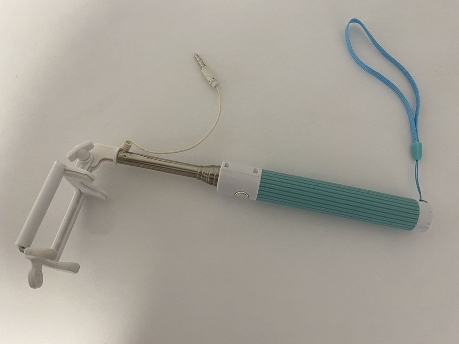 Селфі  палиця аксесуар для телефону.