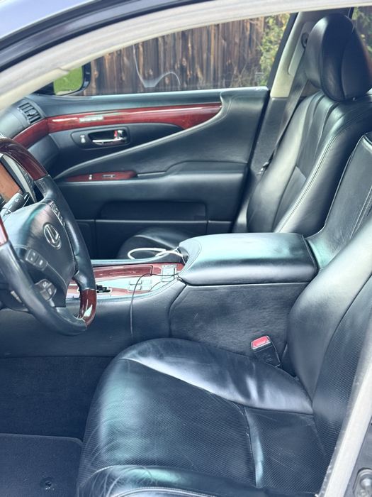 Продам lexus ls 600 hl