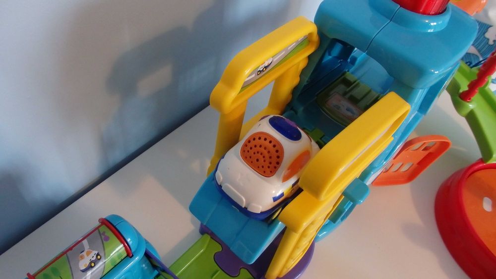 Vtech Tut Tut autka posterunek policji garaż 61073