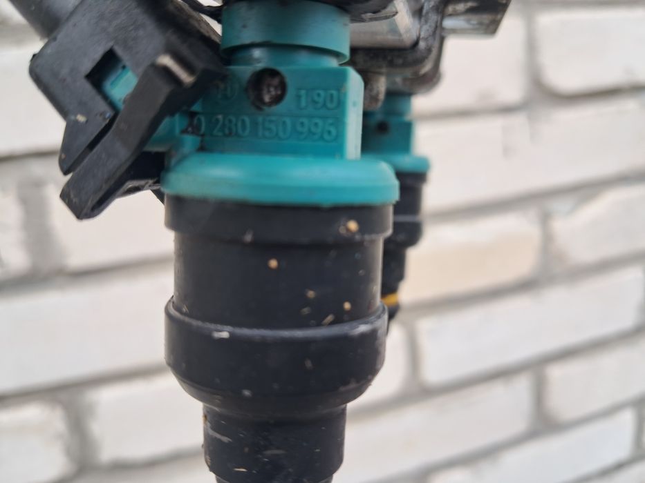 Рампа з форсунками ваз 2110 2111 2112 1.5 16кл.