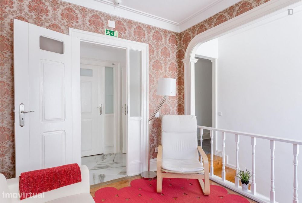 47415 - Quarto com cama de casal numa...