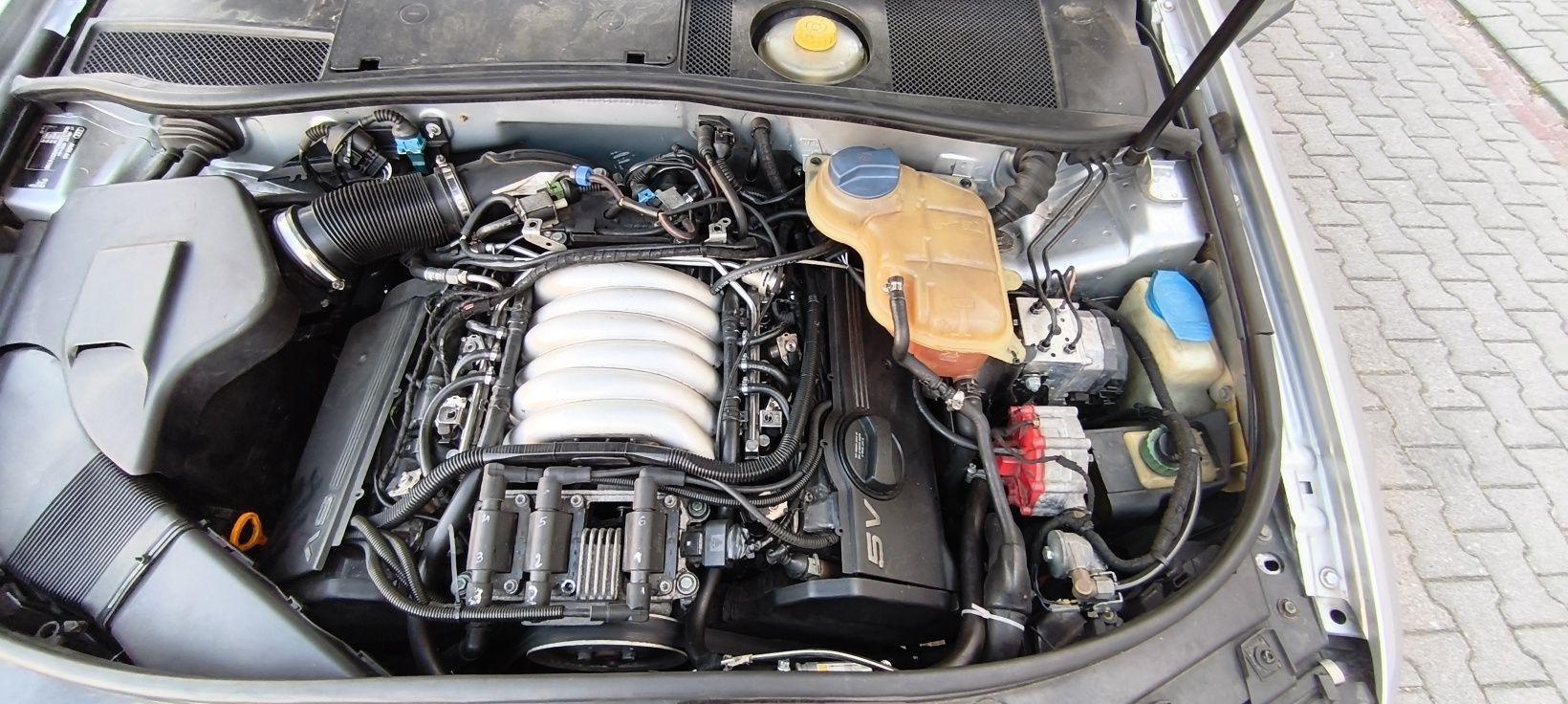 Audi A6 C5 sedan 2.4 B +LPG Automat