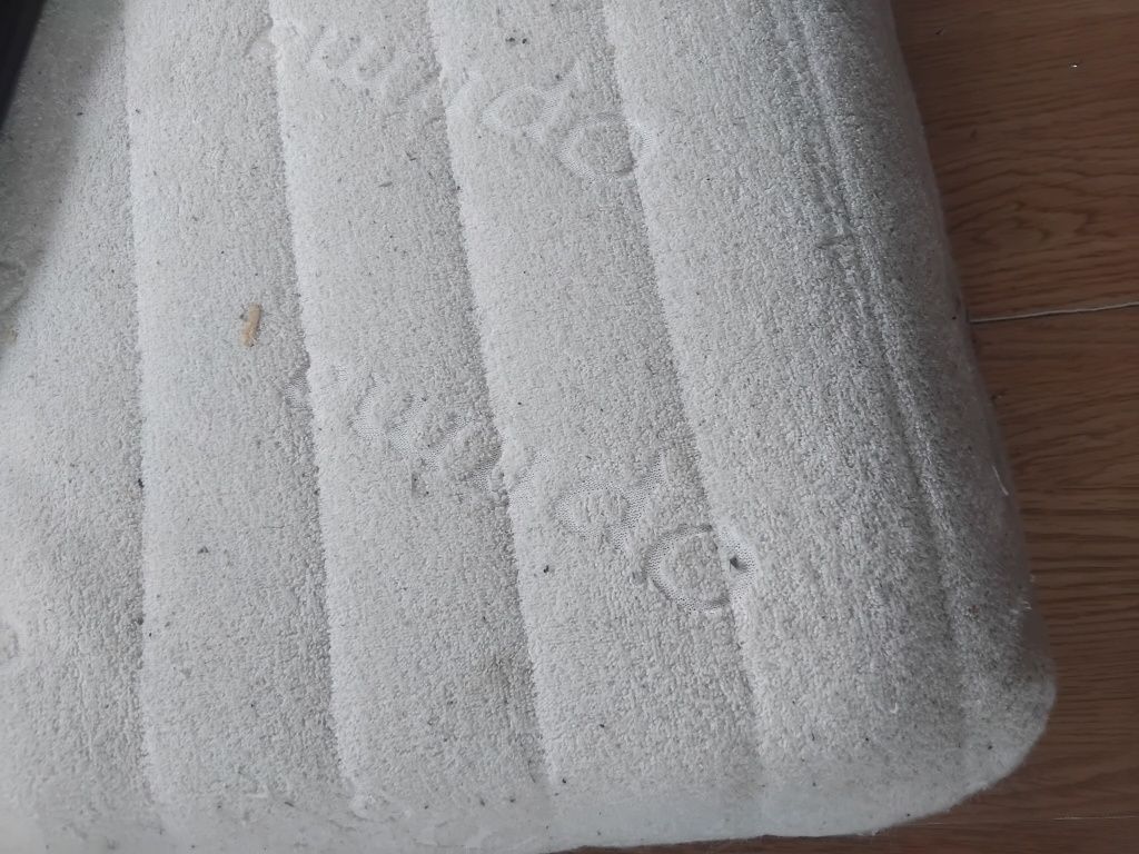 Sprzedam materac w dobrym stanie