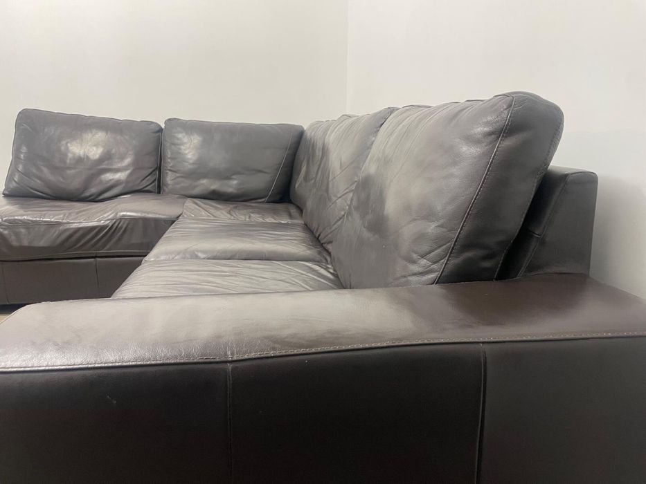 Sofá Chaise Long Eritz em Pele Preta – Confortável e em Bom Estado